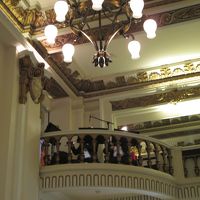 生バンドは曲によって振り付けがある