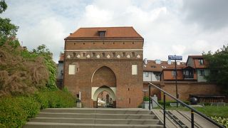 14世紀に造られた美しい門