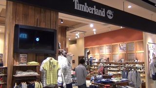 アパレルが充実