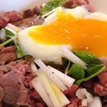 ローストビーフ丼