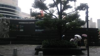 「合歓の広場」といいますが、ゴジラが目立ちます