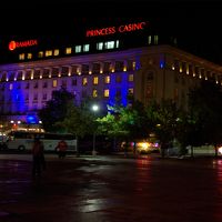 夜のライトアップも綺麗です。