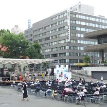 札幌市役所西駐車場全景