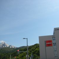 ホテル外観、利尻富士も見える