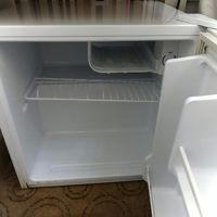 空の冷蔵庫は、便利ですね。