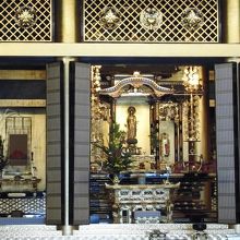 本尊の阿弥陀如来立像