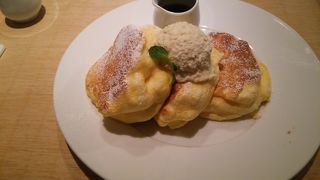 ふわっふわの幸せ感いっぱいパンケーキ