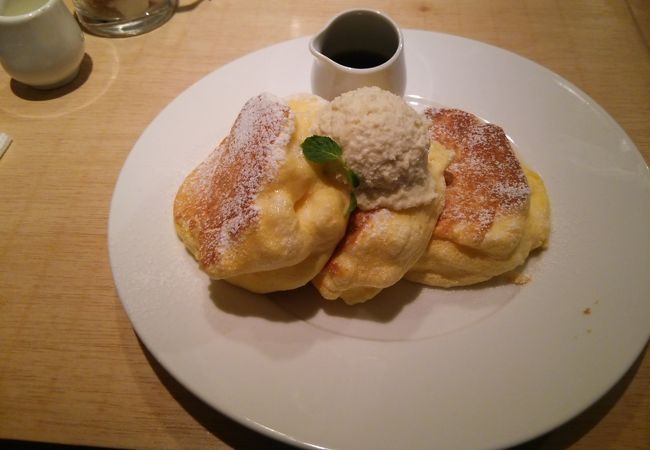 ふわっふわの幸せ感いっぱいパンケーキ