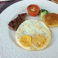 朝食のメインをテキトーに頼んだらこんな感じに(^^;;