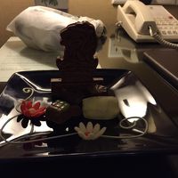 部屋に戻るとチョコレートが