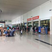 国内線のカフェ