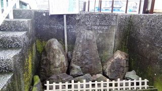 今に残るはいくつかの礎石