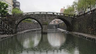 中島川に架かる石造二連アーチ橋
