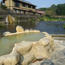 炭酸泉で有名な穴場の長湯温泉へ行きました