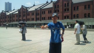 大きな倉庫がにぎやかでした！