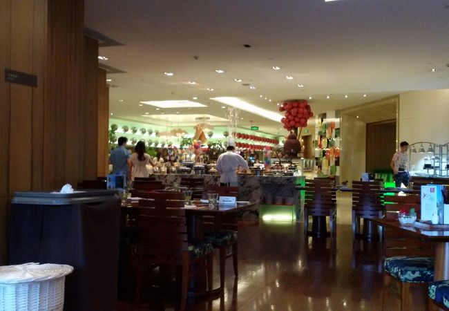 元素西餐庁 (ケンピンスキ ホテル)