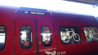 混んでいるときは自転車マークのないところから乗りましょう。