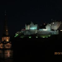 夜はライトアップされたエジンバラ城の美しさにうっとり。