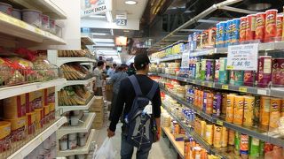 シンガポールにいながらインドの商品を何でも買えそう！