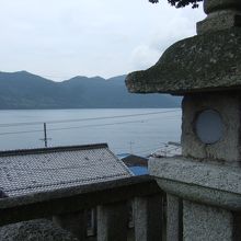 奥津島神社の境内から