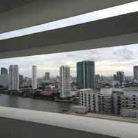 バスルームからは チャオプラヤー川が 一望！ 夜景も綺麗☆”