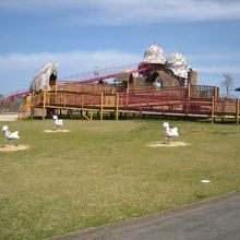 ジェットローラースライダー。他にもいろいろ遊具があるよう。