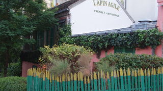 観光客しかいない