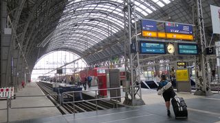 ラウンジは２階