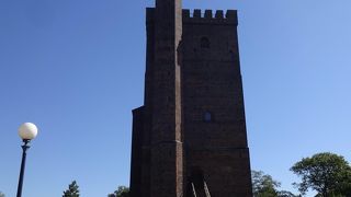 国境の町の城跡。