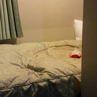 部屋での居場所はほぼベッドのみです