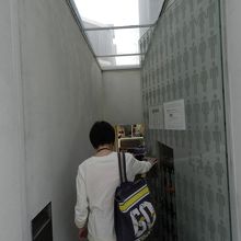 カフェへの入口