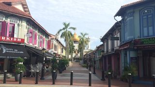 サルタン・モスク正面の通り