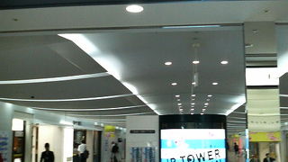 ファッションから飲食店・土産物店まで充実のエキナカ