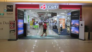 ベスト電器があります