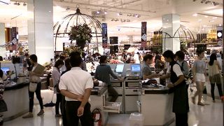 輸入食材などが購入できる