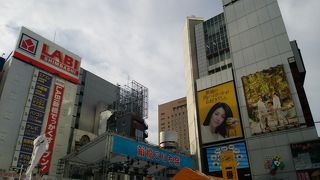 新橋駅前SL広場で