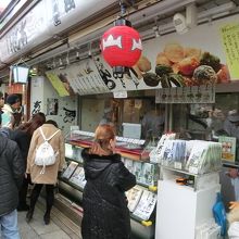 参道の仲見世通り