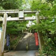 西日本最高峰石鎚山を神体 山とする神社です