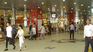JR大井町の上にある複合型の商業ﾋﾞﾙです、ショッピング・飲食などが楽しめます