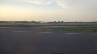 クーダムのホテルまで、タクシーで25分くらい。