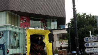 おしゃれなエスカレーター