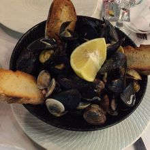Impepata di cozze e vongole