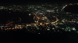 山頂からの夜景が綺麗でした。