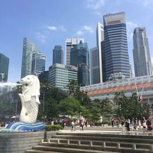 昼のマーライオン公園からの眺め