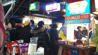 規模は小さいけど賑わってる