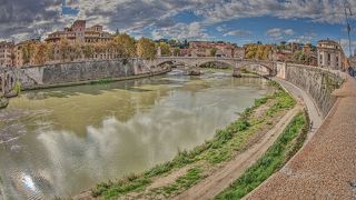 優雅な　テレヴェ川