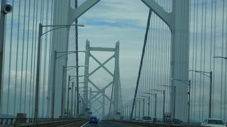 瀬戸内海に架かる大きな橋
