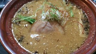 ガツンとくる味噌はまさに黒帯。潮麺真髄は出汁が美味い。