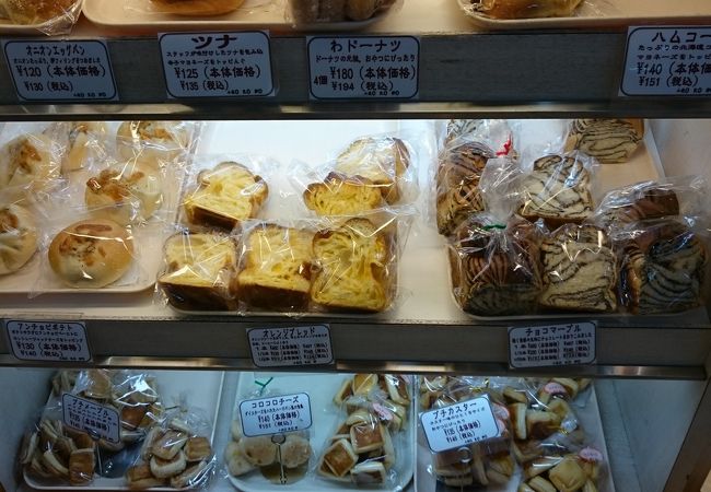 駅ビルで見つけた、愛されるパン屋さん