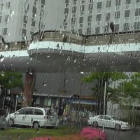 シャトルバスからのホテル